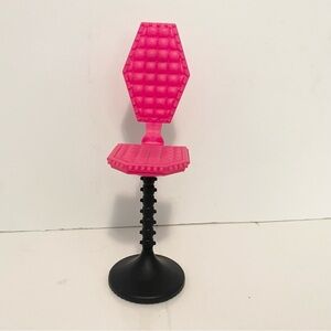 Monster High Doll Deadluxe High School Castle Pink Chair Stool Toy 4/$20 🛑